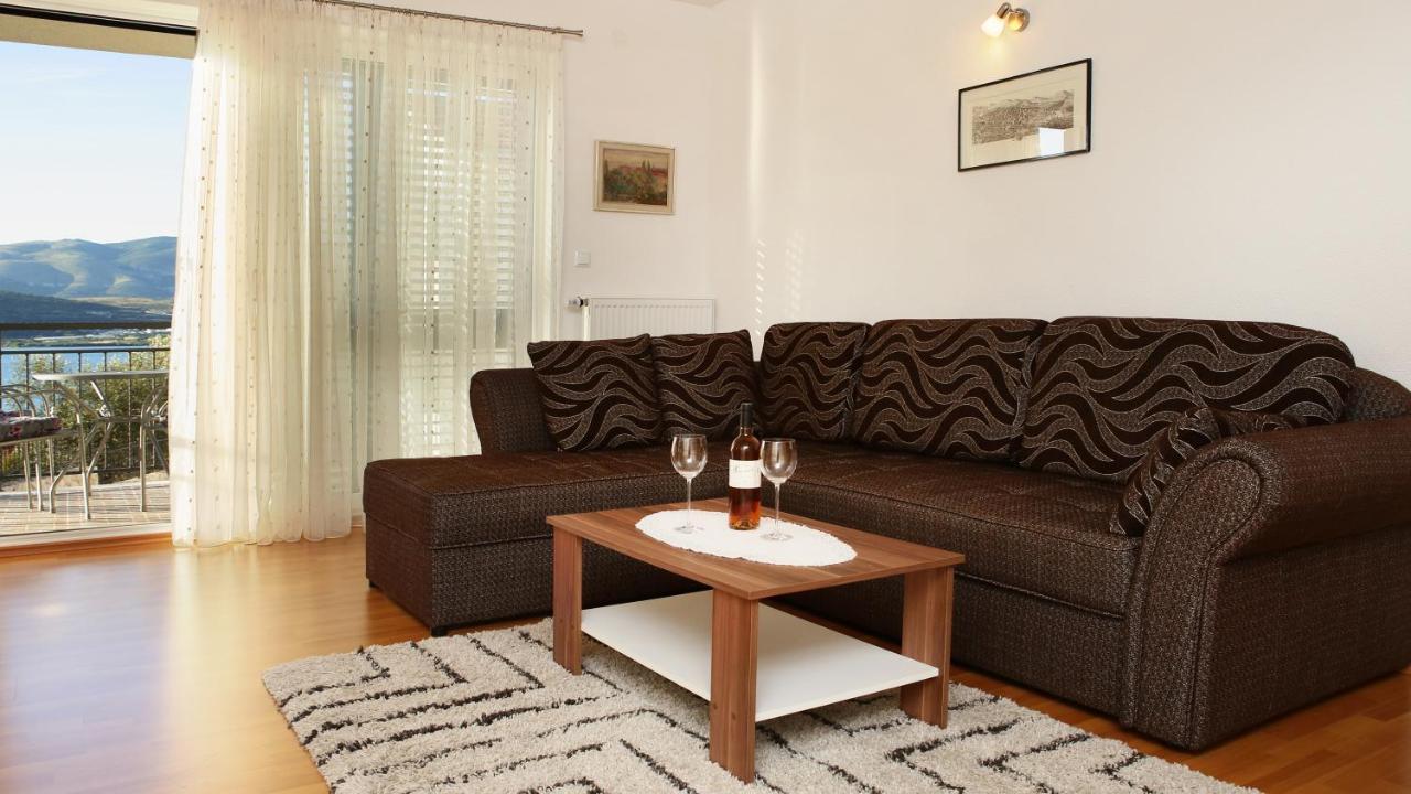 Apartment Matea Trogir Buitenkant foto