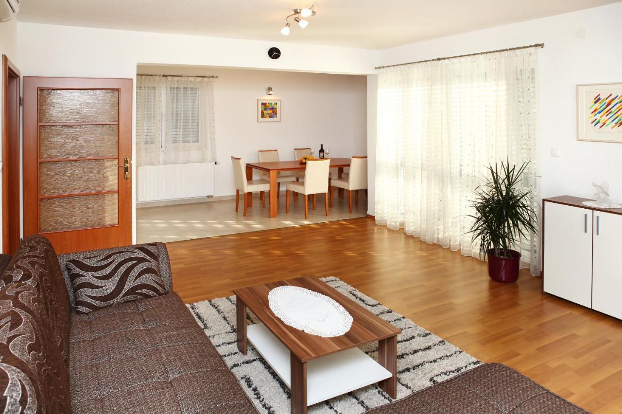 Apartment Matea Trogir Buitenkant foto